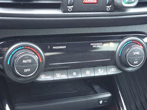 Used 2024 Kia Forte GT-Line w/ GT-Line Premium Package image 22