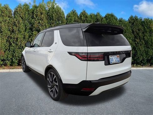 Certified 2024 Land Rover Discovery Dynamic SE image 6