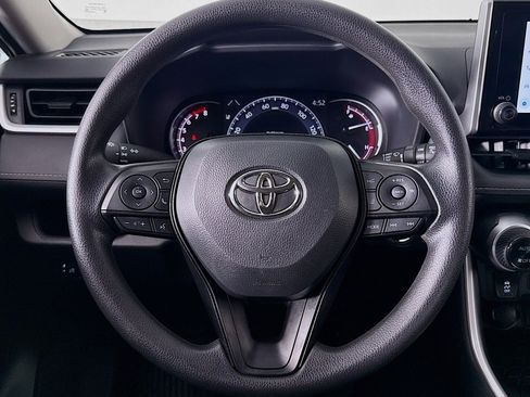 Used 2025 Toyota RAV4 XLE AWD/4WD image 18