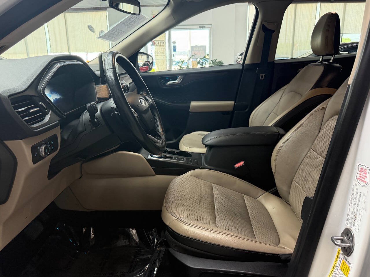 Used 2020 Ford Escape Titanium AWD/4WD image 11