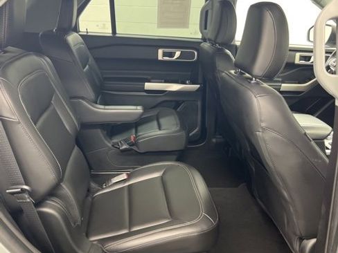 Used 2022 Ford Explorer XLT w/ Equipment Group 202A image 20