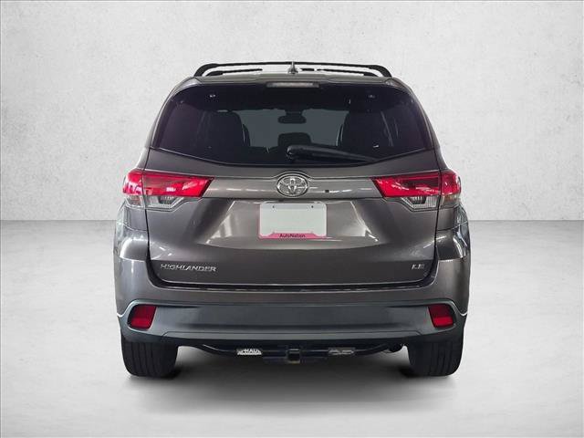 Used 2018 Toyota Highlander Plus FWD image 7
