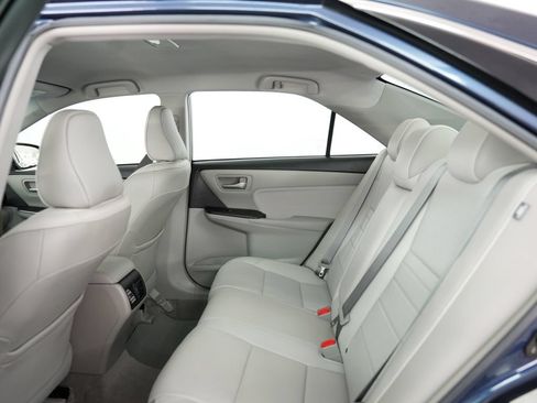 Used 2017 Toyota Camry SE FWD image 37