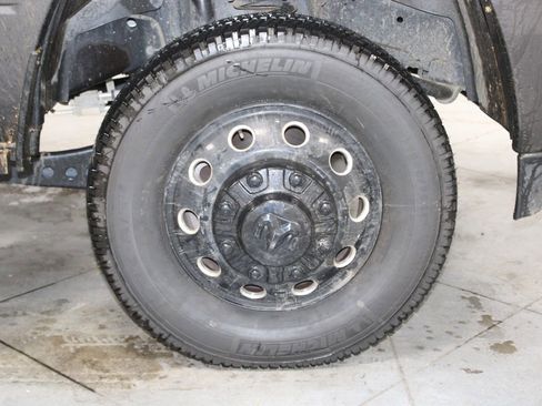 Used 2024 RAM 3500 Big Horn w/ Night Edition AWD/4WD image 16