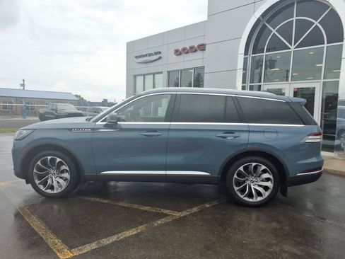 Used 2026 Lincoln Aviator Reserve w/ Luxury Package AWD/4WD image 2