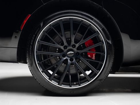 Used 2022 Aston Martin DBX AWD/4WD image 38