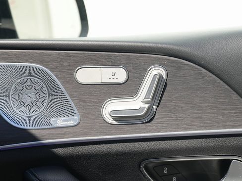 Used 2020 Mercedes-Benz GLE 450 4MATIC image 36