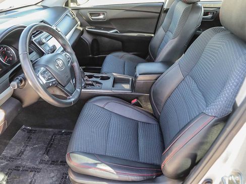 Used 2015 Toyota Camry SE image 17