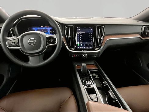 Used 2024 Volvo V60 B5 Cross Country Plus w/ Protection Package Premier AWD/4WD image 7