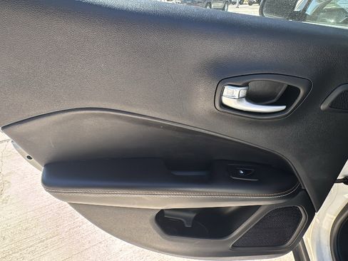 Used 2017 Jeep Compass Latitude w/ Popular Equipment Group image 17