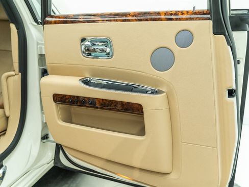 Used 2013 Rolls-Royce Ghost image 57