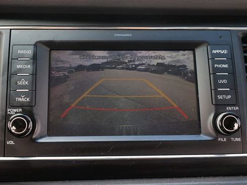 Used 2017 Kia Sedona LX w/ LX Essentials Premium Package image 36