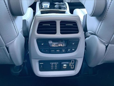 Used 2020 Honda Pilot Elite image 34