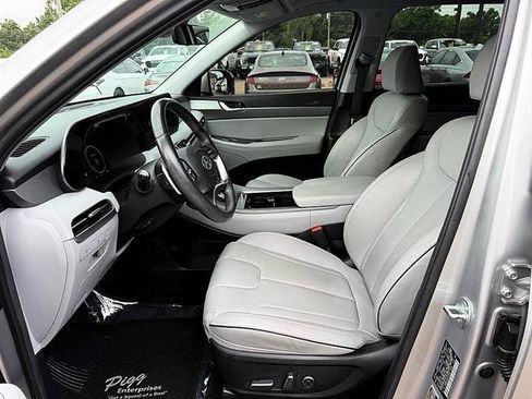Used 2024 Hyundai Palisade SEL FWD image 12