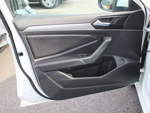 Used 2019 Volkswagen Jetta S w/ Driver Assistance Package image 17