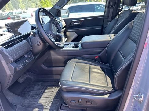 Used 2024 GMC Sierra EV Denali AWD/4WD image 9
