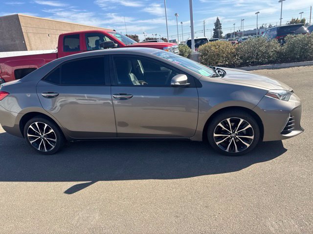 Used 2017 Toyota Corolla SE w/ Carpet Mat Package (TMS) FWD image 11