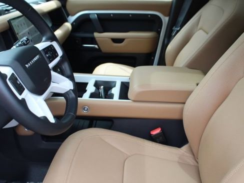 Used 2025 Land Rover Defender 110 X-Dynamic SE image 22