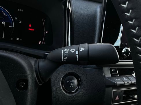 Used 2025 Toyota Camry SE image 36