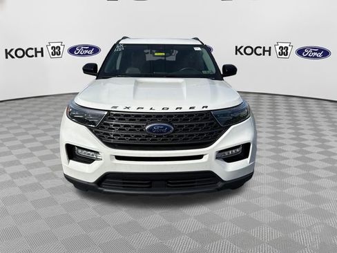 Used 2023 Ford Explorer XLT w/ Equipment Group 202A AWD/4WD image 2