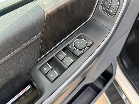 Used 2021 Ford F150 Lariat w/ FX4 Off-Road Package image 12