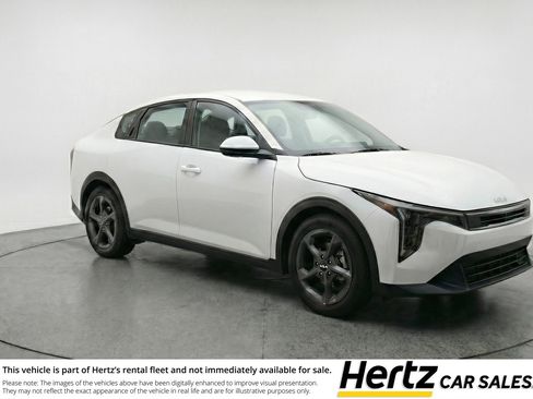 Used 2025 Kia K4 LXS image 1