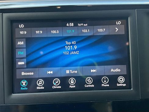 Used 2018 Chrysler Pacifica Touring-L image 15