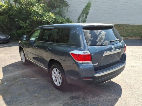 Used 2013 Toyota Highlander FWD image 6