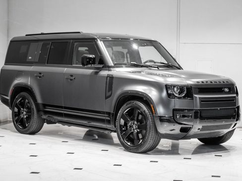 Used 2024 Land Rover Defender 130 V8 AWD/4WD image 3