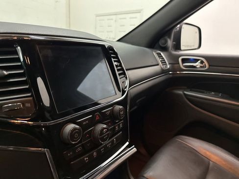 Used 2019 Jeep Grand Cherokee Limited AWD/4WD image 33