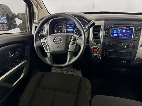 Used 2019 Nissan Titan SV AWD/4WD image 25