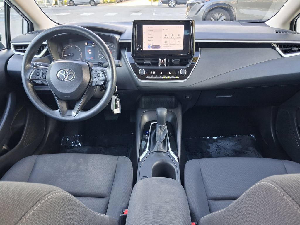 Used 2025 Toyota Corolla LE FWD image 15