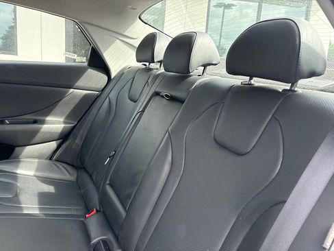 Used 2025 Hyundai Elantra Limited FWD image 5