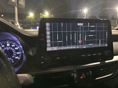 Used 2023 Kia Forte GT-Line w/ GT-Line Premium Package image 12