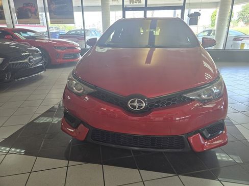 Used 2016 Scion iM image 2