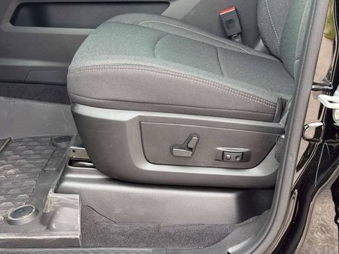 New 2026 RAM 2500 Big Horn AWD/4WD image 17