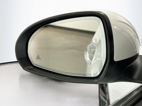 Used 2025 Mercedes-Benz C 300 4MATIC Sedan image 16