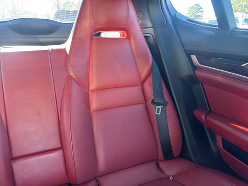 Used 2015 Porsche Panamera S image 37