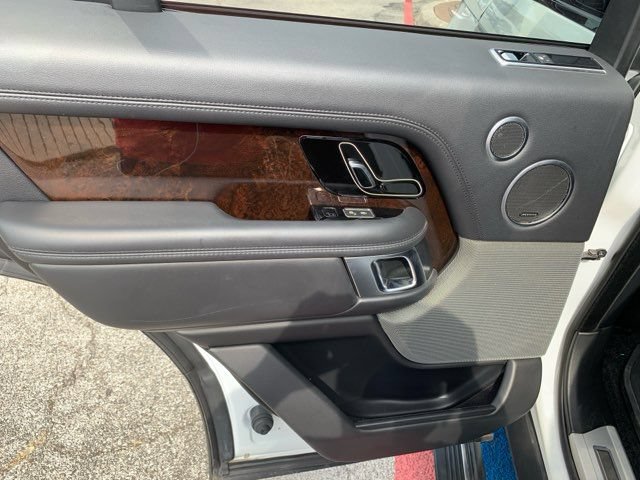 Used 2018 Land Rover Range Rover Supercharged AWD/4WD image 18