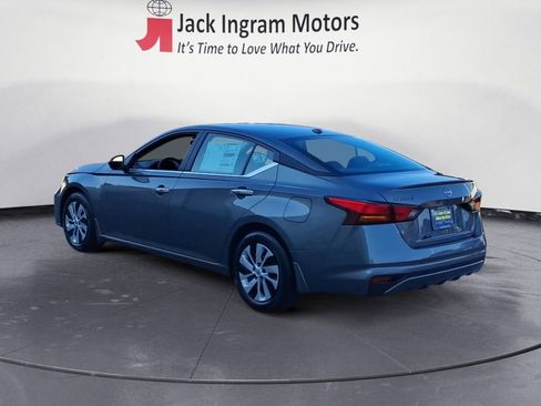 Used 2025 Nissan Altima 2.5 S FWD image 3