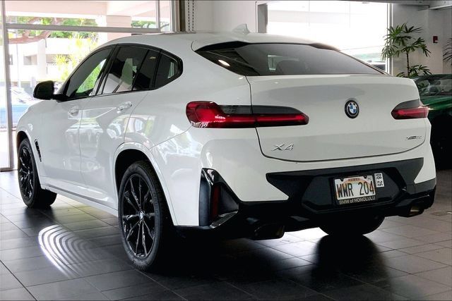 Used 2023 BMW X4 xDrive30i w/ M Sport Package AWD/4WD image 5