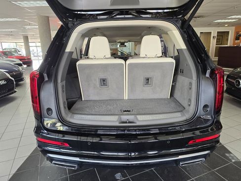 Used 2020 Cadillac XT6 Premium Luxury image 35
