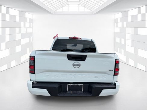 Certified 2024 Nissan Frontier SV RWD image 6
