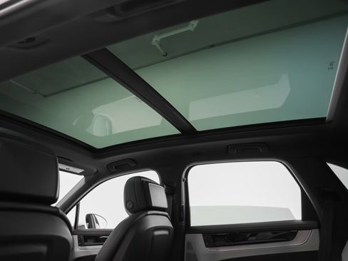 Certified 2026 Porsche Cayenne AWD/4WD image 44