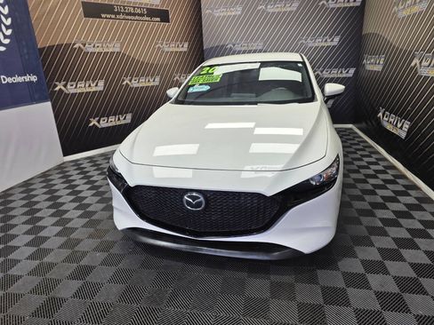 Used 2020 MAZDA MAZDA3 Hatchback FWD image 3