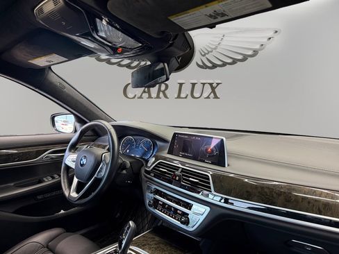 Used 2018 BMW 750i RWD image 16