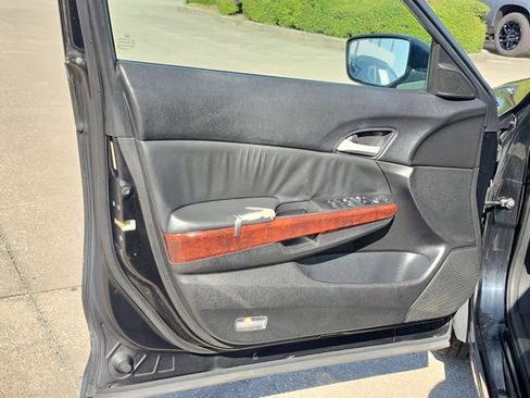 Used 2012 Honda Crosstour EX image 16