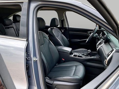 Certified 2022 Kia Sorento S w/ Panoramic Sunroof Package image 7