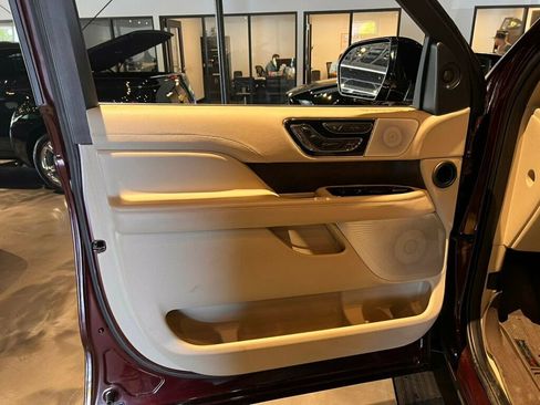 Used 2019 Lincoln Navigator Reserve AWD/4WD image 13