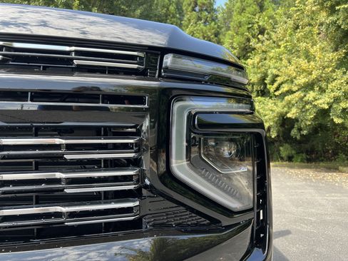 New 2026 Chevrolet Tahoe High Country AWD/4WD image 14